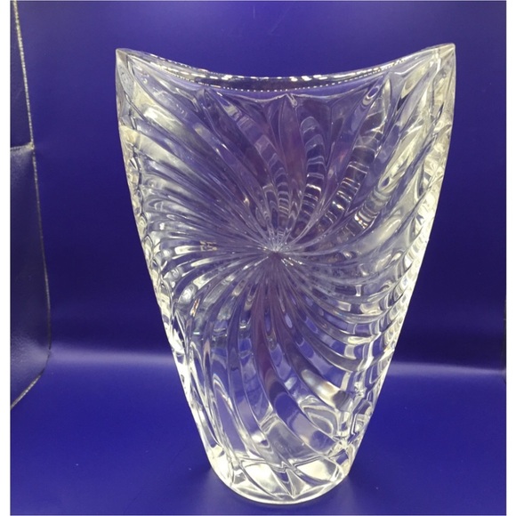 Mikasa Other - MIKASA CRYSTAL VASE "PEACOCK" 9.75" Celebrations
